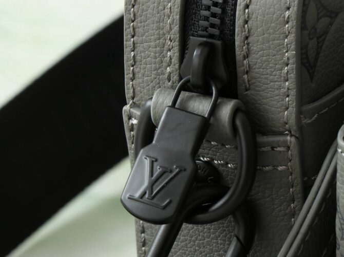 LV Trio Messenger (SCG)